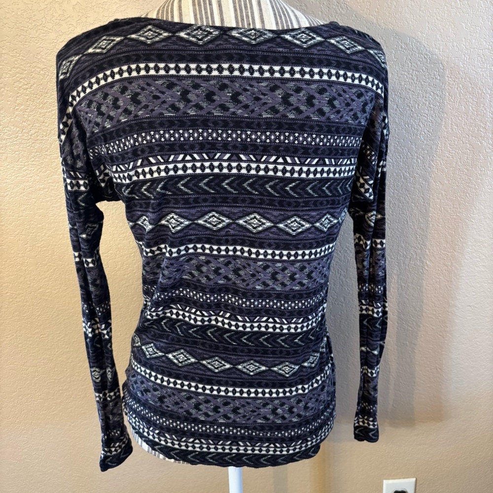 Forever 21 Top Medium Black Gray White Geometric Aztec Tribal Long Sleeves Soft - Picture 6 of 13